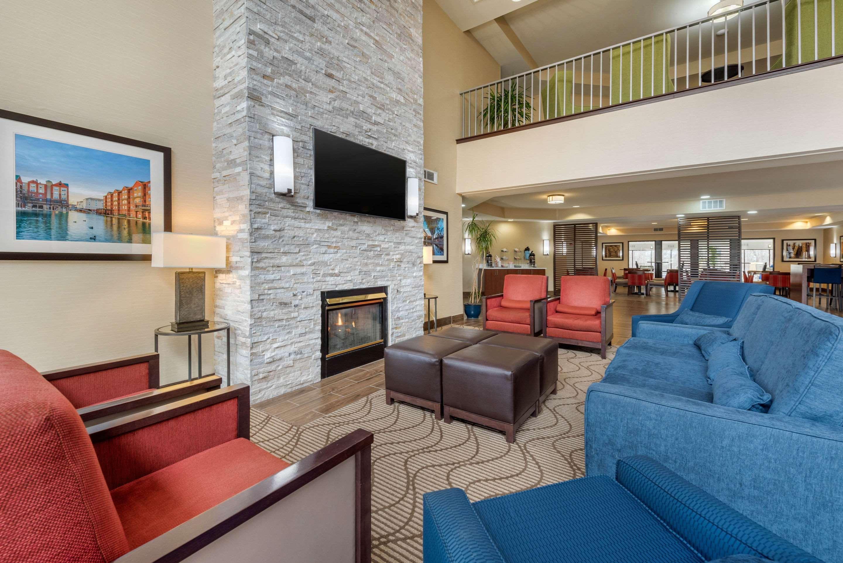 Comfort Suites Lafayette University Area Dış mekan fotoğraf